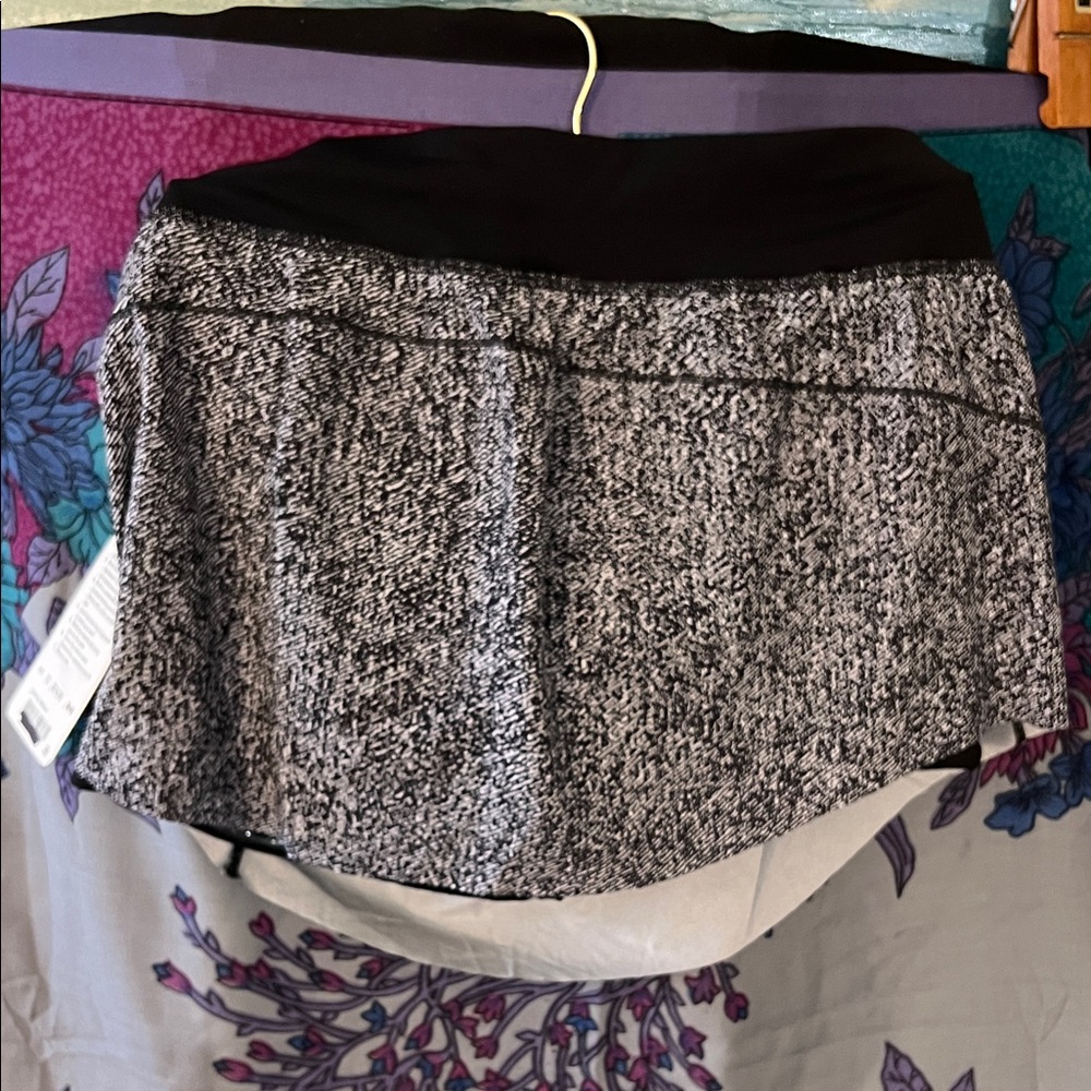 Lululemon Athletica Black and Gray Skirt - Picture 2 of 7